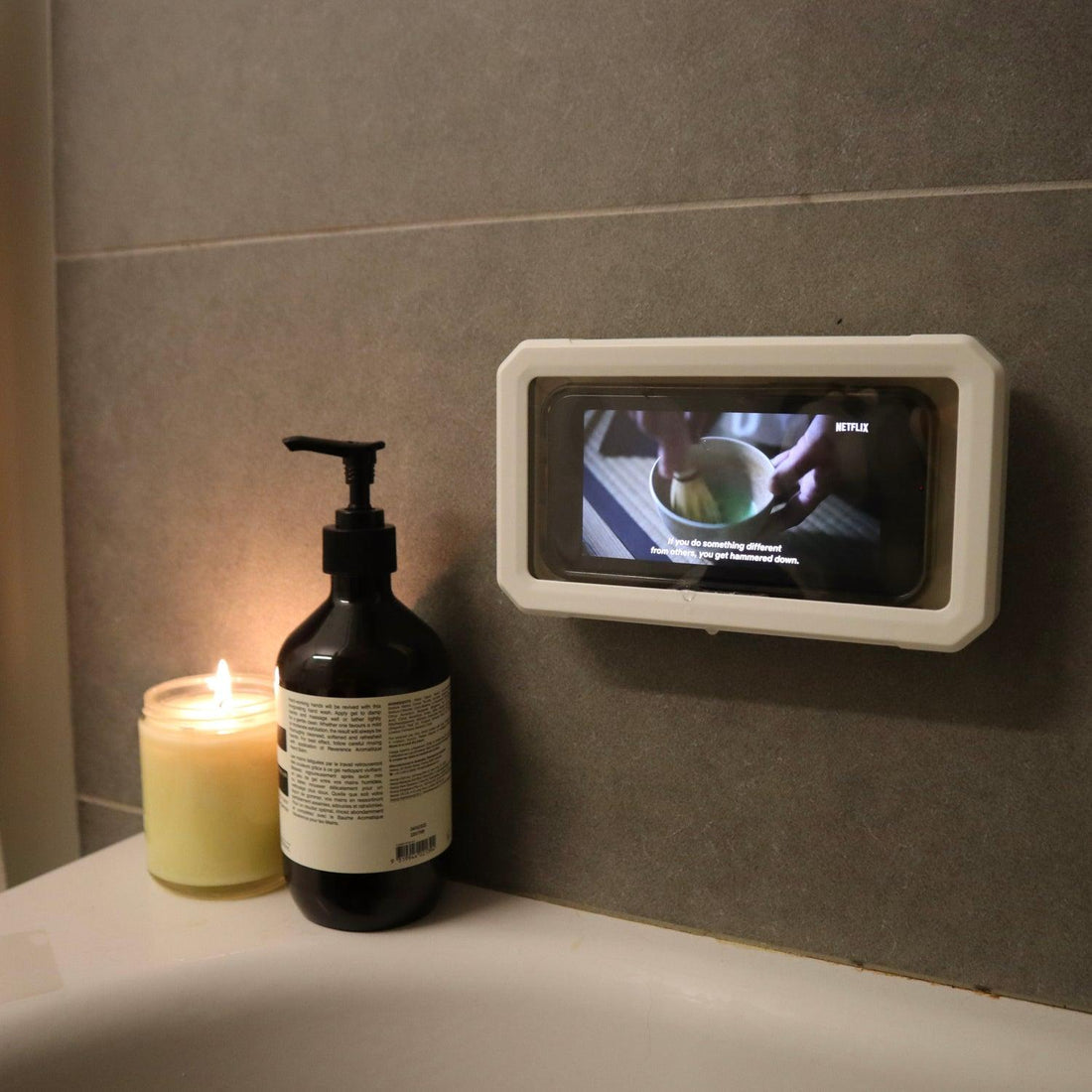 Relax Smarter: Why You Need a Bathtub Phone Holder for Your Bath Time