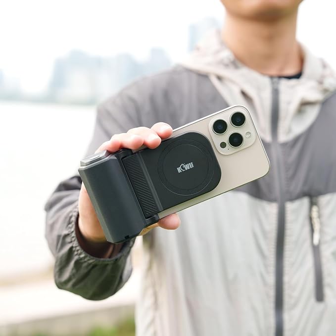KIWIFOTOS Magnetic Phone Camera Grip for iPhone 17 Magsafe Handle with Bluetooth Remote & Tripod Mount Adapter for iPhone 16 15 Pro Max Samsung Smartphone Vlog Video Shooting