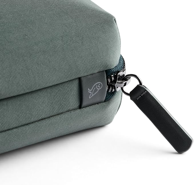 Bellroy Tech Kit (Tech Accessories Organizer Pouch, Zipper Closure Design, Stores Power Bank, Phone Charger, Cables & More, Internal)